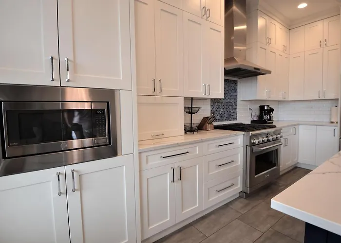 Penthouse Level, Stunning Wrigley *